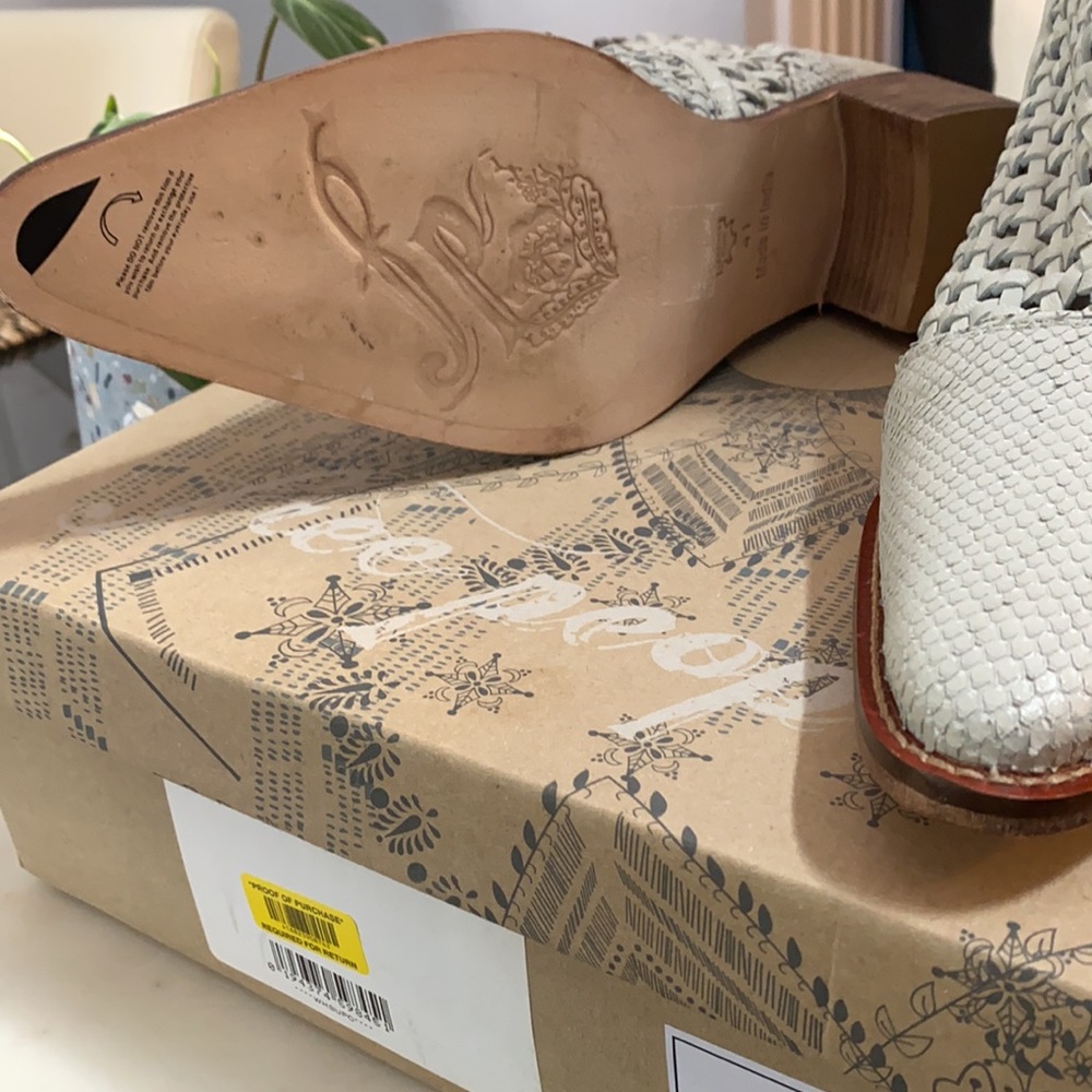 In The Loop Woven Boot - Picture 4 of 6
